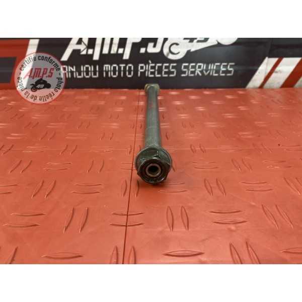 Axe de roue arriere 
