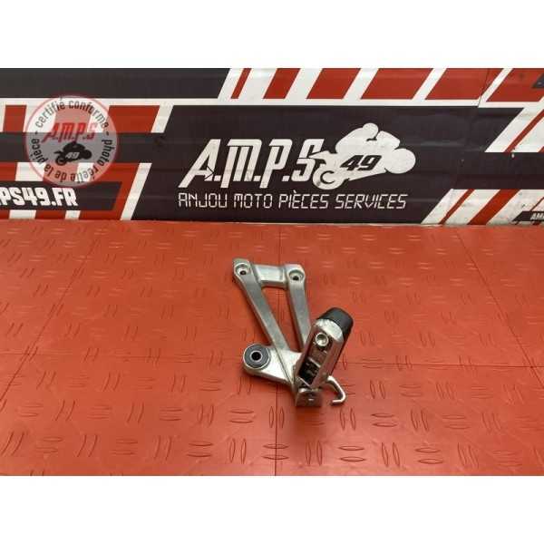 Platine repose pied passager droite 