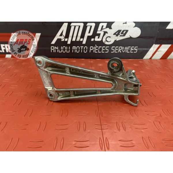 Platine repose pied passager droite 