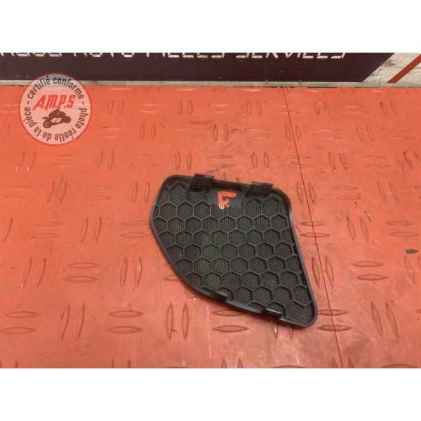 Grille d enceinte gauche 