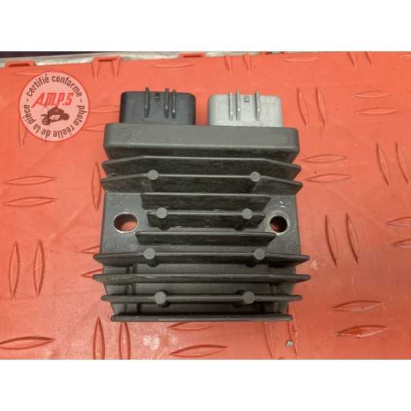 Regulateur de tension 