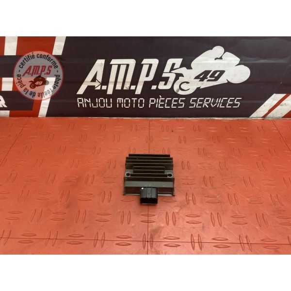 Regulateur de tension 