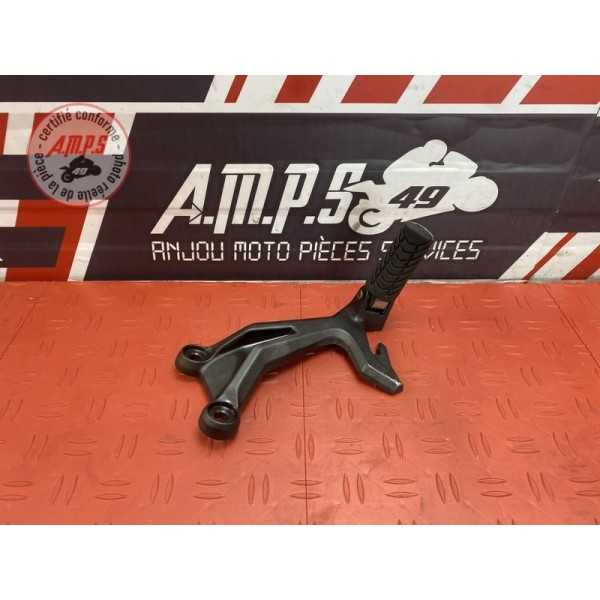 Platine repose pied passager droite 