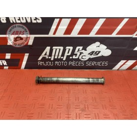Axe de roue arriere 
