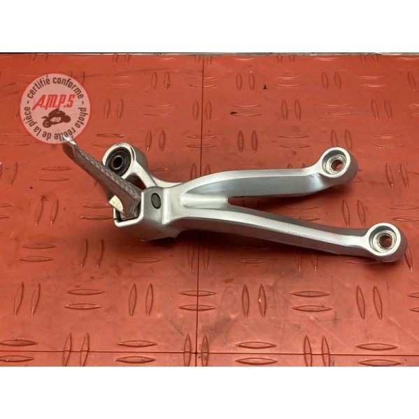 Platine repose pied passager droite 