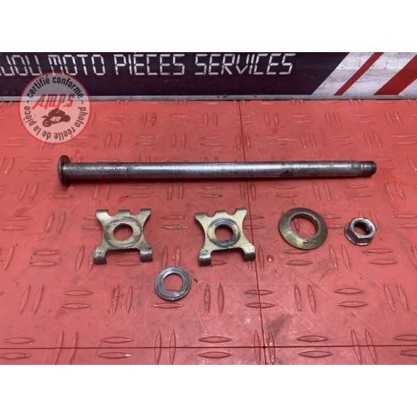 Axe de roue arriere 