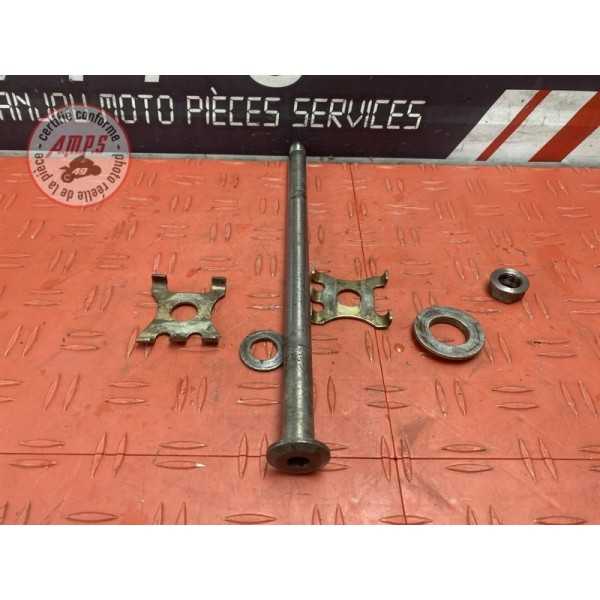 Axe de roue arriere 