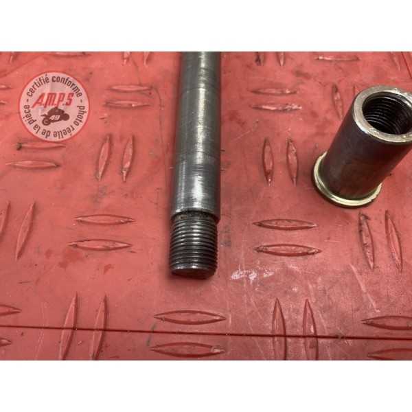 Axe de roue avant avec ecrou 