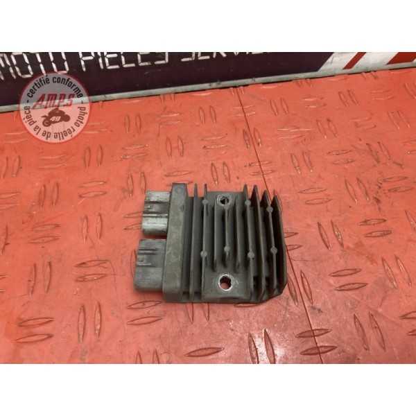 Regulateur de tension 