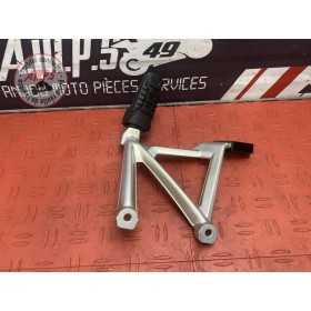 Platine repose pied passager droite 