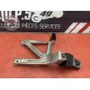 Platine repose pied passager droite 