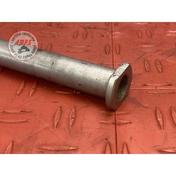 Axe de roue arriere 
