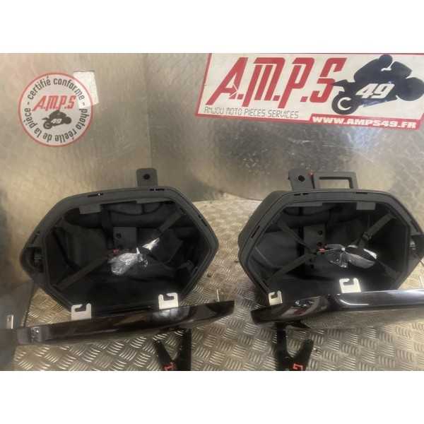 Paire de valise Yamaha avec support 
