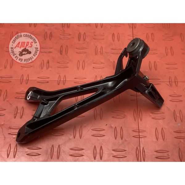 Platine repose pied passager droite Suzuki GSX-S 750 2017 à 2021 