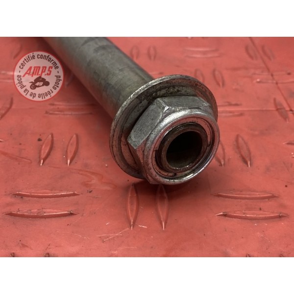 Axe de roue arriere 
