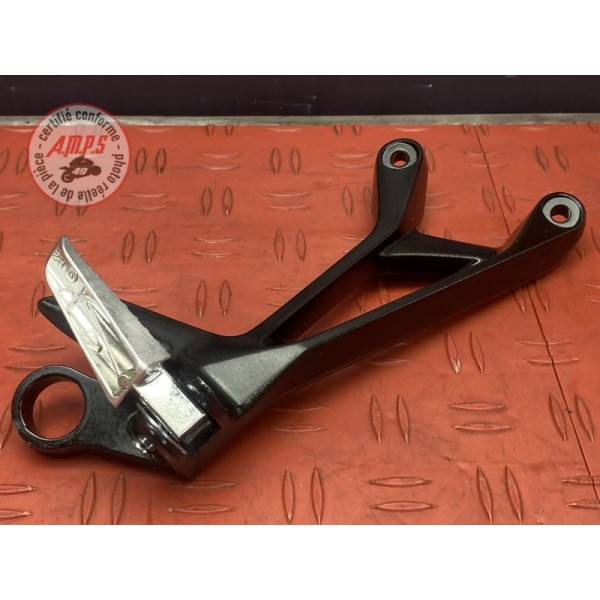 Platine repose pied passager droite 