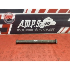 Axe de roue arriere 