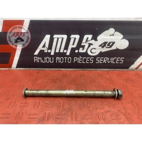 Axe de roue arriere 