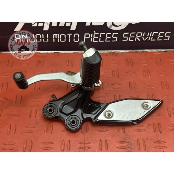 Platine repose pied droite Yamaha 800 FZ8 2010 à 2016 