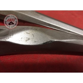 Platine repose pied passager droite Yamaha R1 2007 à 2008 4C8