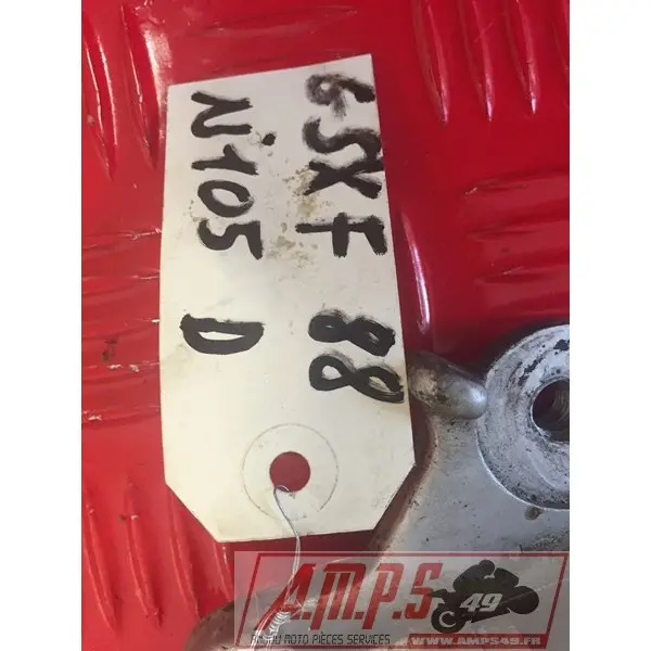 Platine repose pied droite 750 GSXF 88