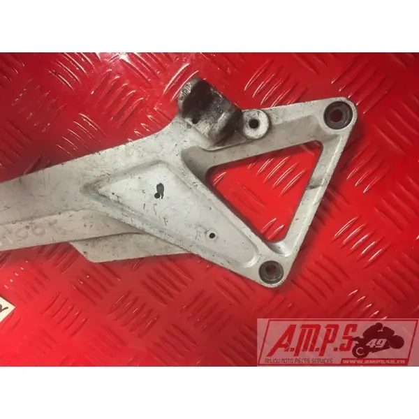 Platine repose pied gauche 900 Hornet- pièce moto occasion