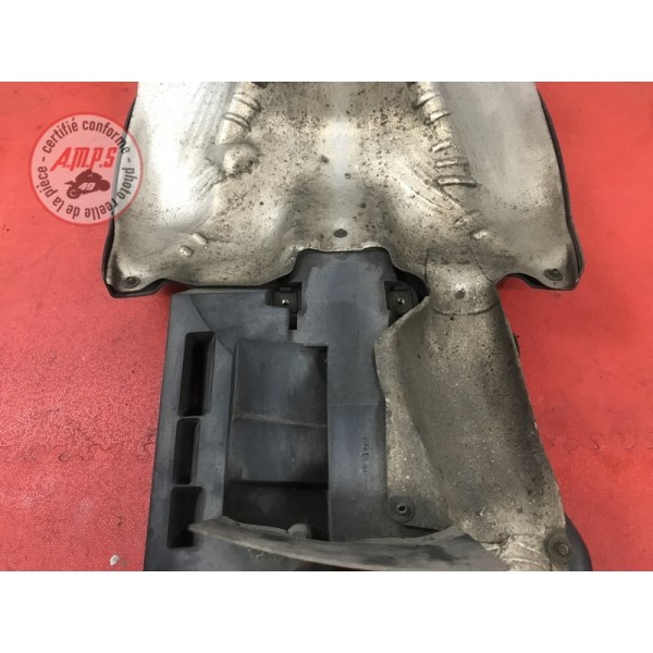 Passage de roue + bac à batterieVFR80002AH-301-KBH6-D41202661used