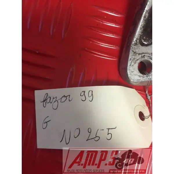 Platine repose pied gauche Fazer 99- pièce moto occasion