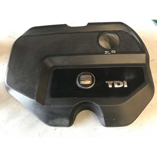 Cache plastique sur moteurVOITLEONROUGELOT:B1148003used