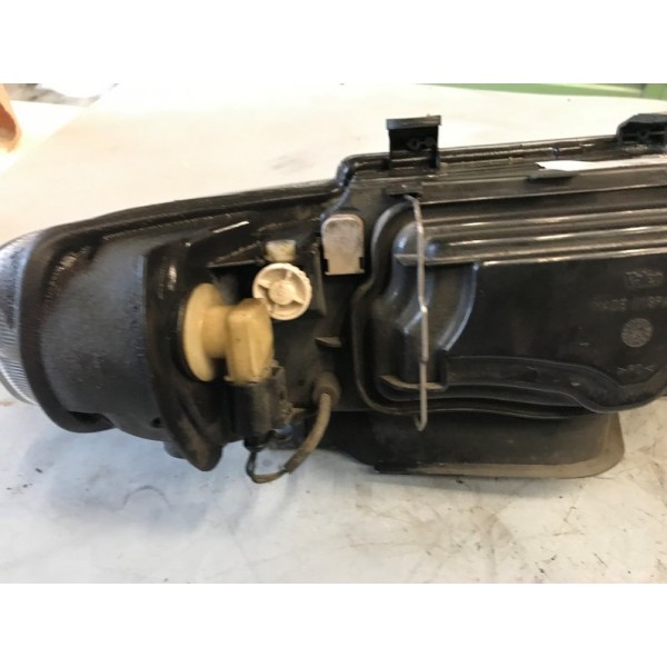 Optique de phare avant gaucheVOITLEONROUGELOT:B1147873used