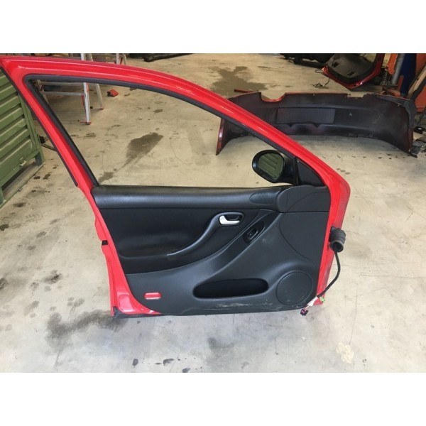 Porte avant gaucheVOITLEONROUGELOT:B1147877used