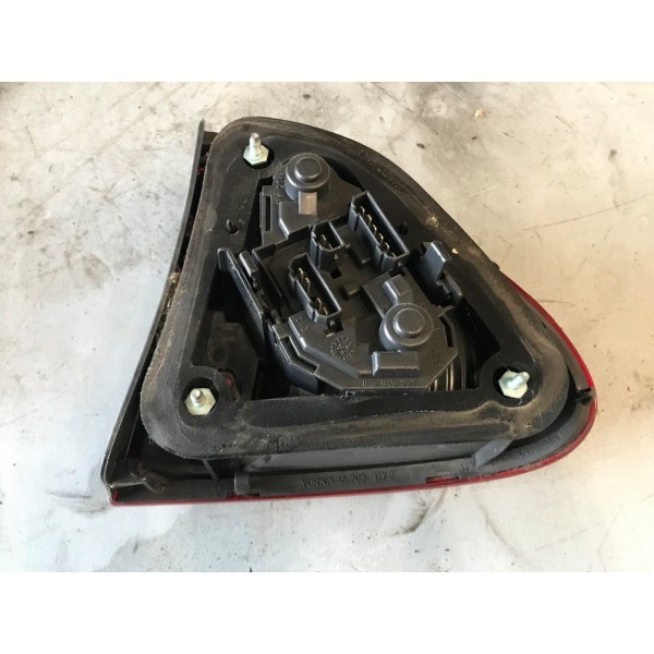 Optique de phare arriere gaucheVOITLEONROUGELOT:B1148011used