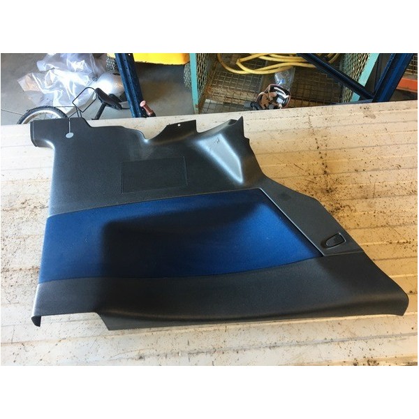 Garniture de porte arrière gaucheVOITPOLOBLEULOT:A1148297used