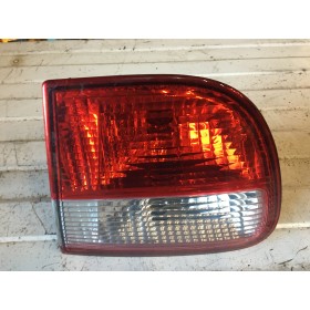 Feux centrale arrière gaucheVOITLEONNOIRLOT:E1147669used