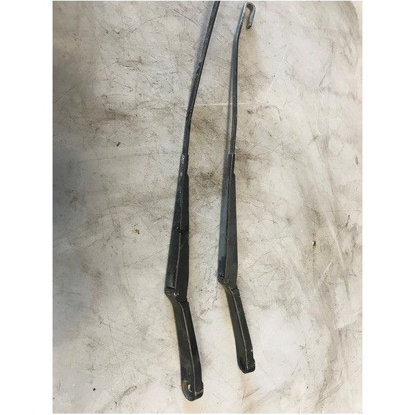 Bras d essuie glaceVOITIBIZANOIRLOT:D1147455used