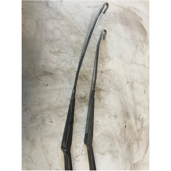 Bras d essuie glaceVOITIBIZANOIRLOT:D1147455used