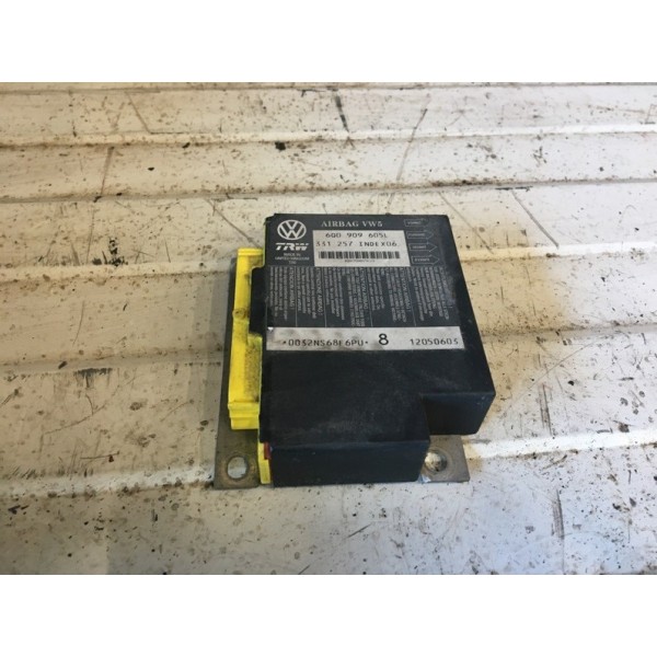 Boitier de commande airbagVOITIBIZANOIRLOT:D1147499used
