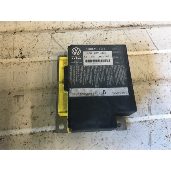 Boitier de commande airbagVOITIBIZANOIRLOT:D1147499used