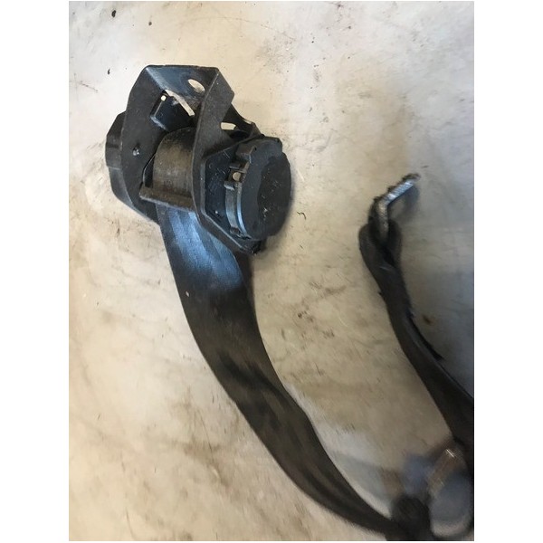 Pretensionneur de ceinture 5VOITIBIZANOIRLOT:D1147509used