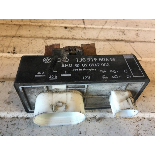 Relais de ventilateurVOITIBIZANOIRLOT:D1147541used