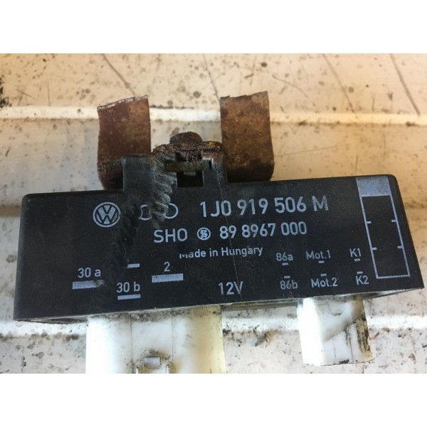 Relais de ventilateurVOITIBIZANOIRLOT:D1147541used