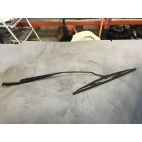 Essuis glace avantVOITLEONNOIRLOT:E1147649used