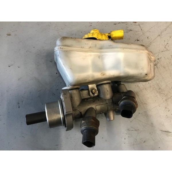 Maitre cylindre de freinVOITLEONROUGELOT:B1147915used