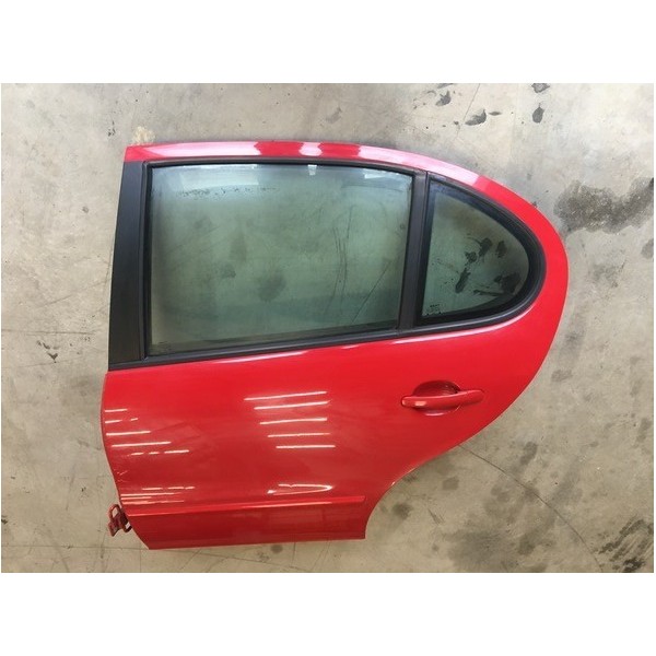 Porte arrière gaucheVOITLEONROUGELOT:B1147885used