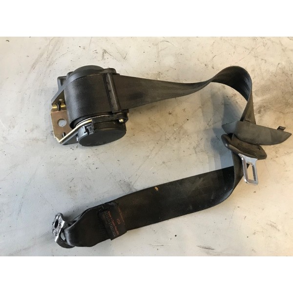 Pretensionneur de ceinture 3VOITLEONROUGELOT:B1147941used
