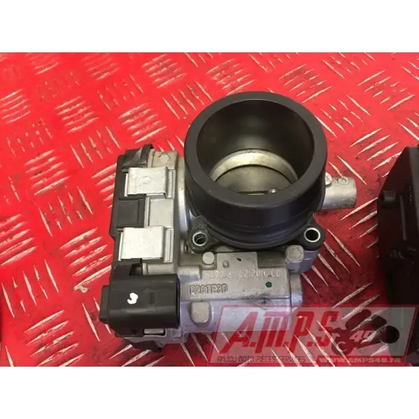 Rampe d'injection 821 Hyperstrada 2013 à 2016