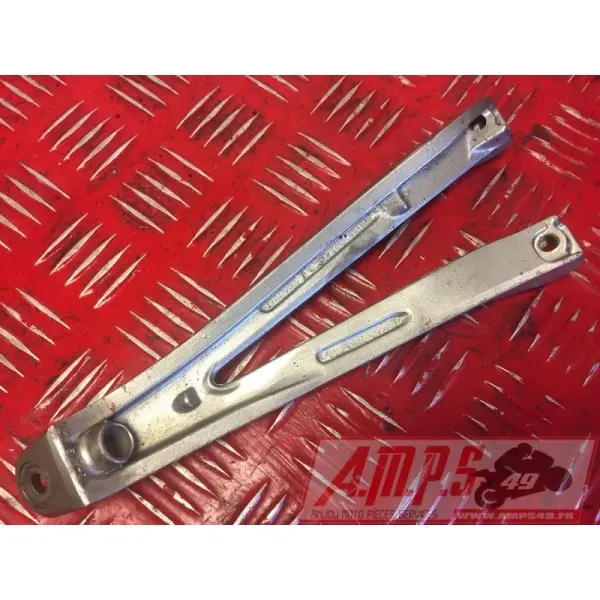 Platine repose pied passager droit R1 2004 à 2006