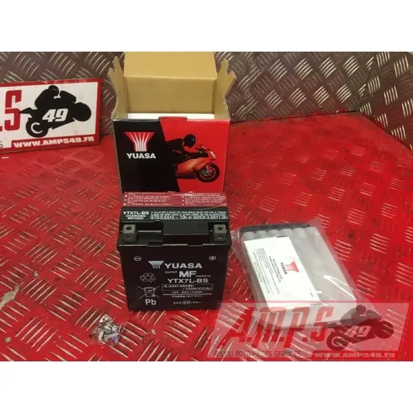 Batterie Yuasa YTX7L-BS- pièce moto occasion