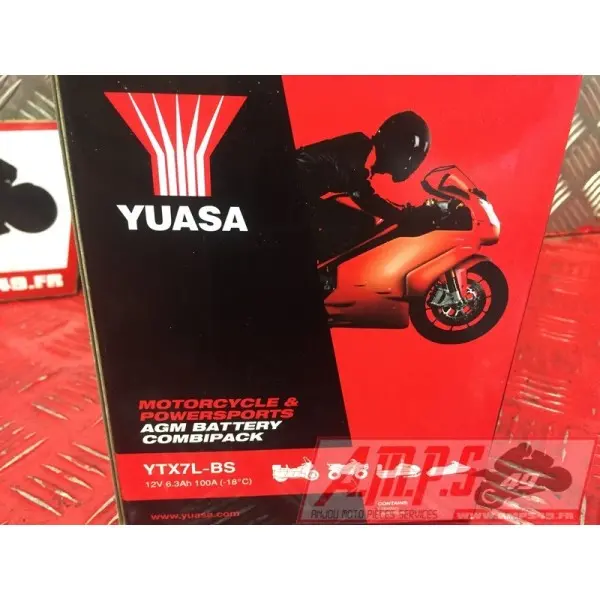 Batterie Yuasa YTX7L-BS- pièce moto occasion