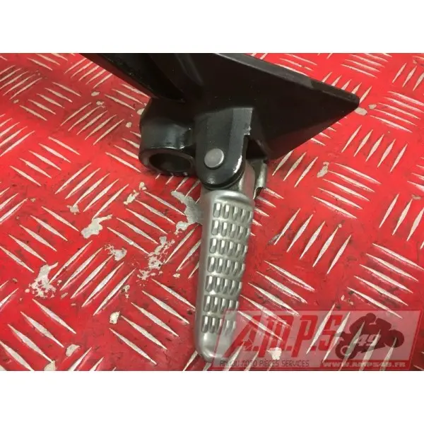 Platine repose pied passager gauche Z 750 2007 - 2012